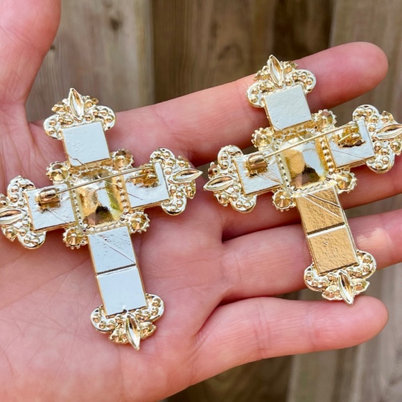 Cross Brooch Gold Tone Cross Pin Cross Jewelry Holy Cross Brooch - Picture 3 of 3